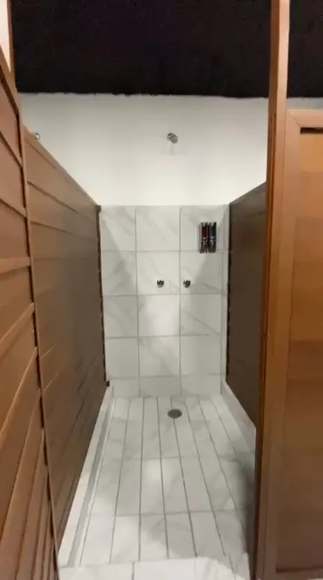Regadera de los vestidores